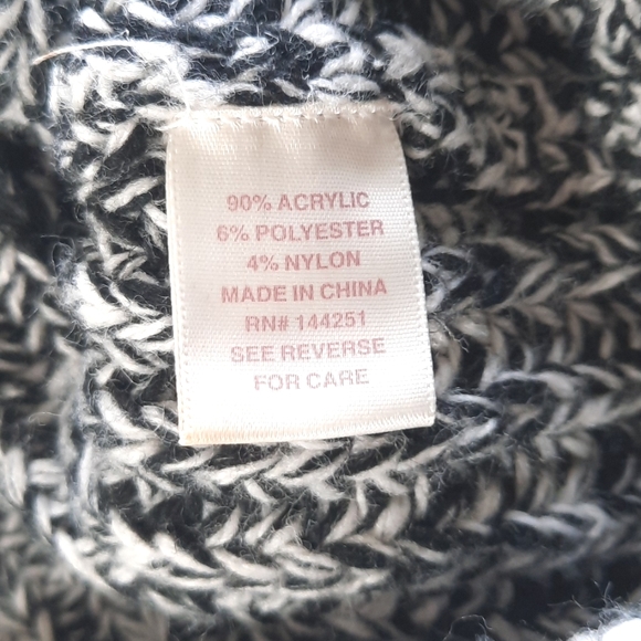 York & Hudson by Shantex Oversized Turtle neck Sweater.  While & Black, Small - Picture 5 of 10